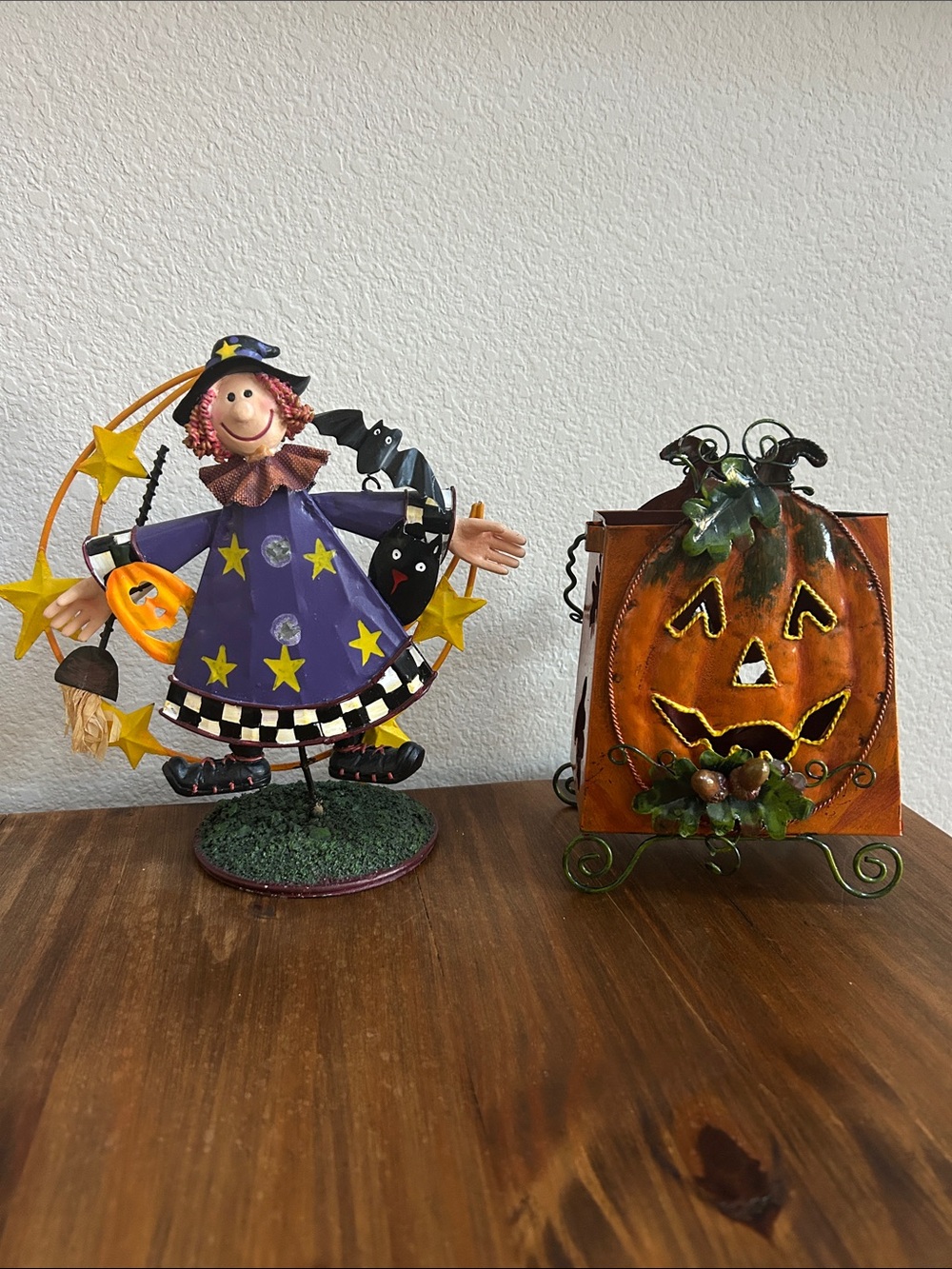 Halloween decorations (2)